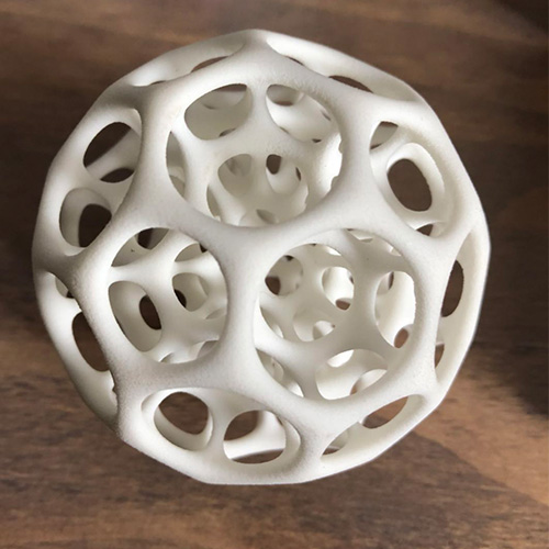 ナイロンと金屬の3D印刷